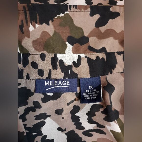 Mileage sheer camouflage button up tank - Picture 2 of 6